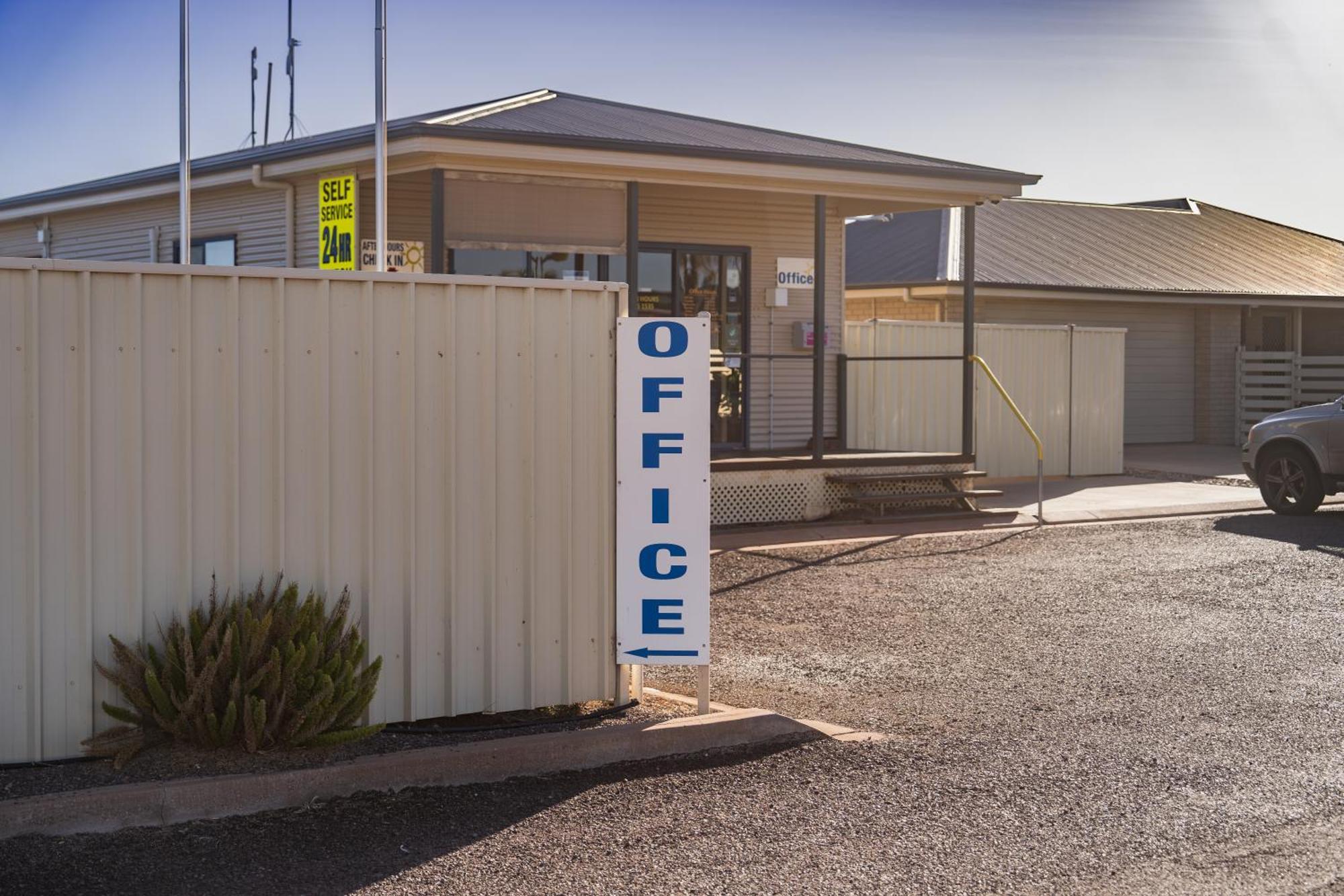 The Sundowner Cabin & Tourist Park Whyalla Exterior photo